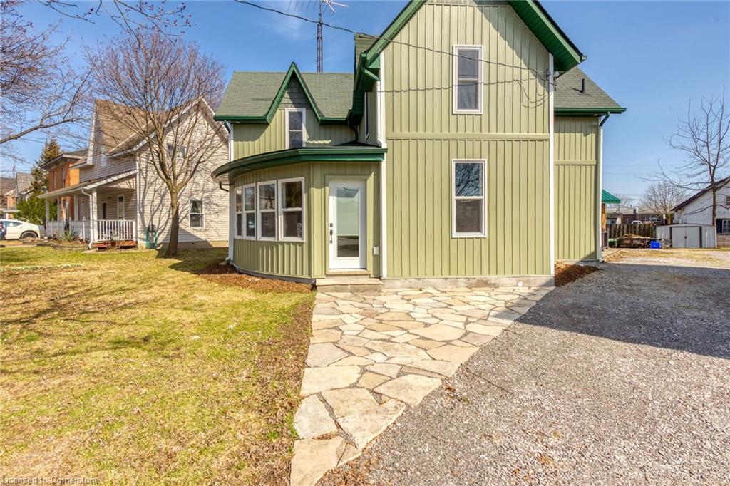 2076 Main Street N Property Photo 3
