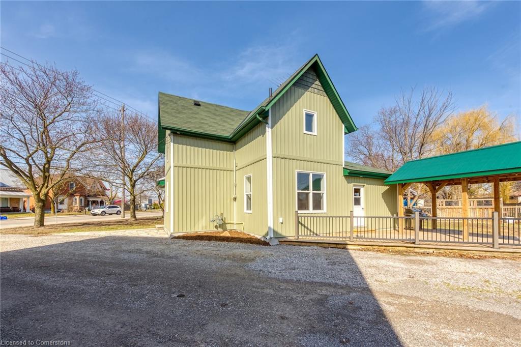 2076 Main Street N Property Photo 4