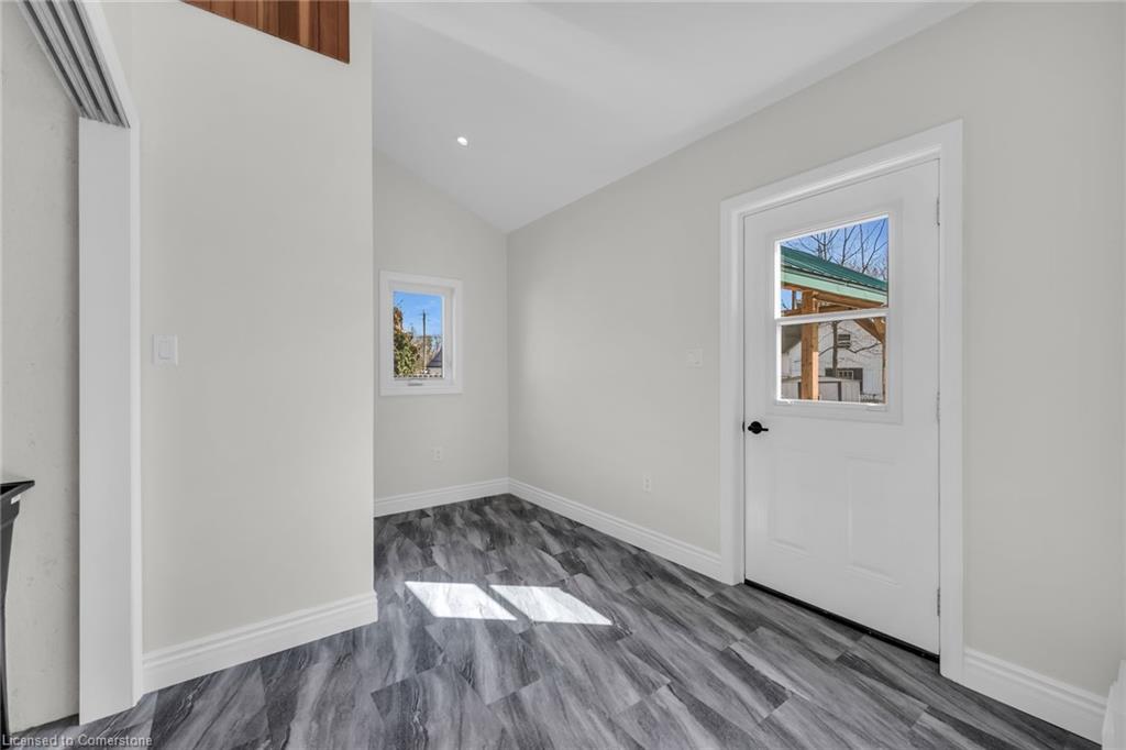 2076 Main Street N Property Photo 18