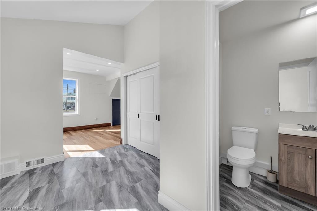 2076 Main Street N Property Photo 20
