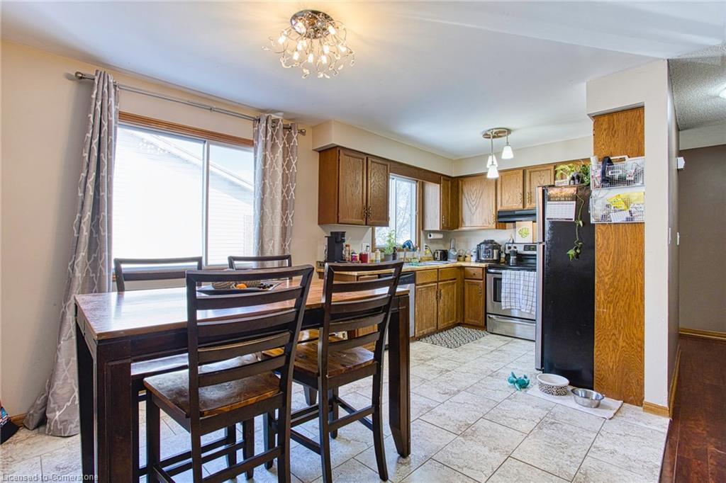 6099 Wildrose Crescent Property Photo 14