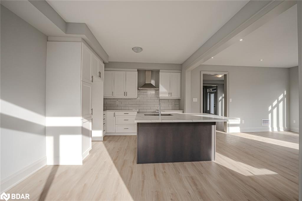 17 Amsterdam Drive Property Photo 4