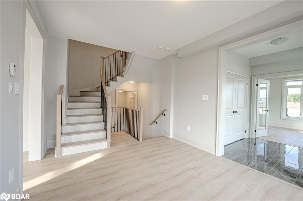 17 Amsterdam Drive Property Photo 7