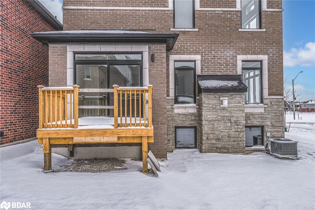 17 Amsterdam Drive Property Photo 15