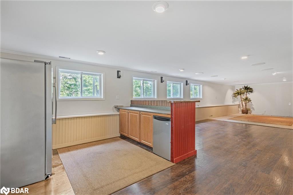 4201 Huronia Road Property Photo 22