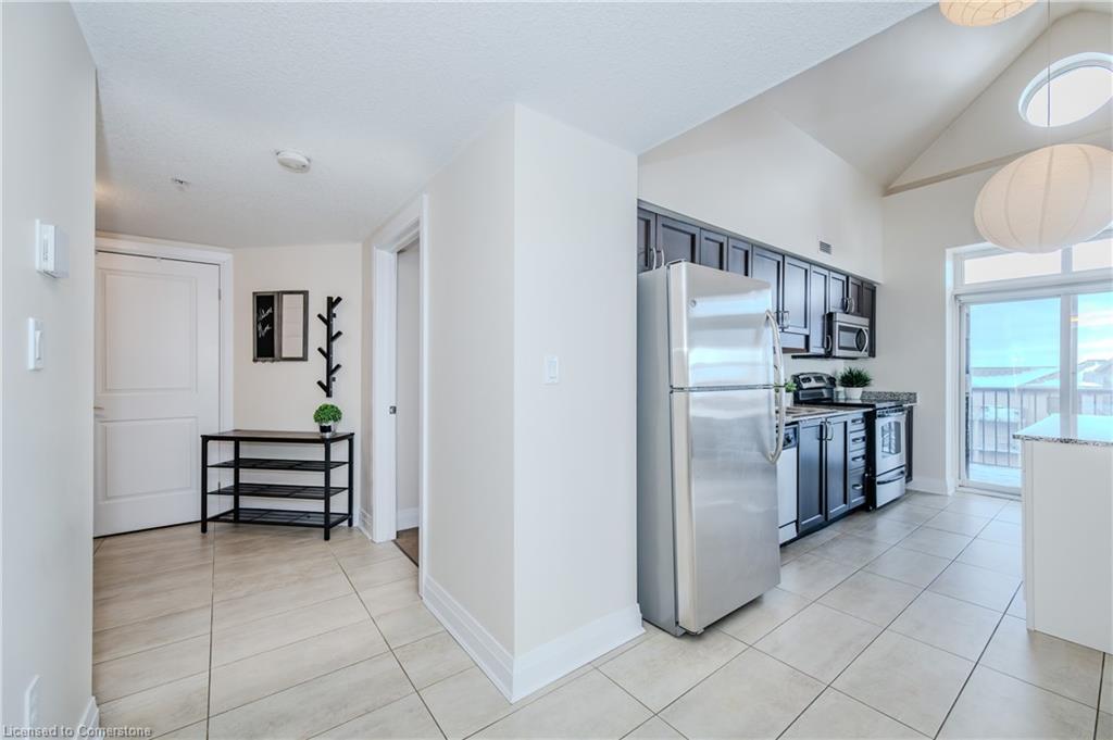701-776 Laurelwood Drive Property Photo 4