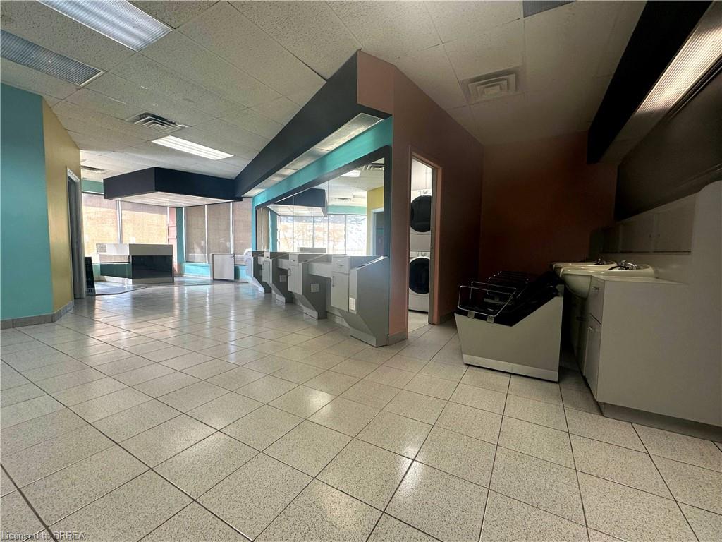 B1-86 Mall Road Property Photo 8