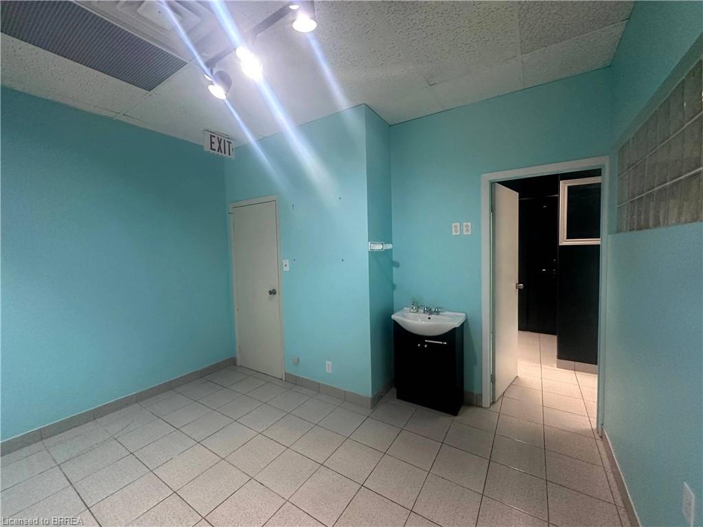 B1-86 Mall Road Property Photo 10