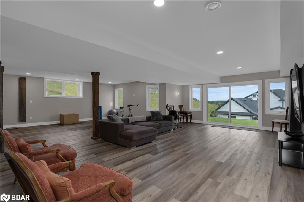 28 Thoroughbred Drive Property Photo 25