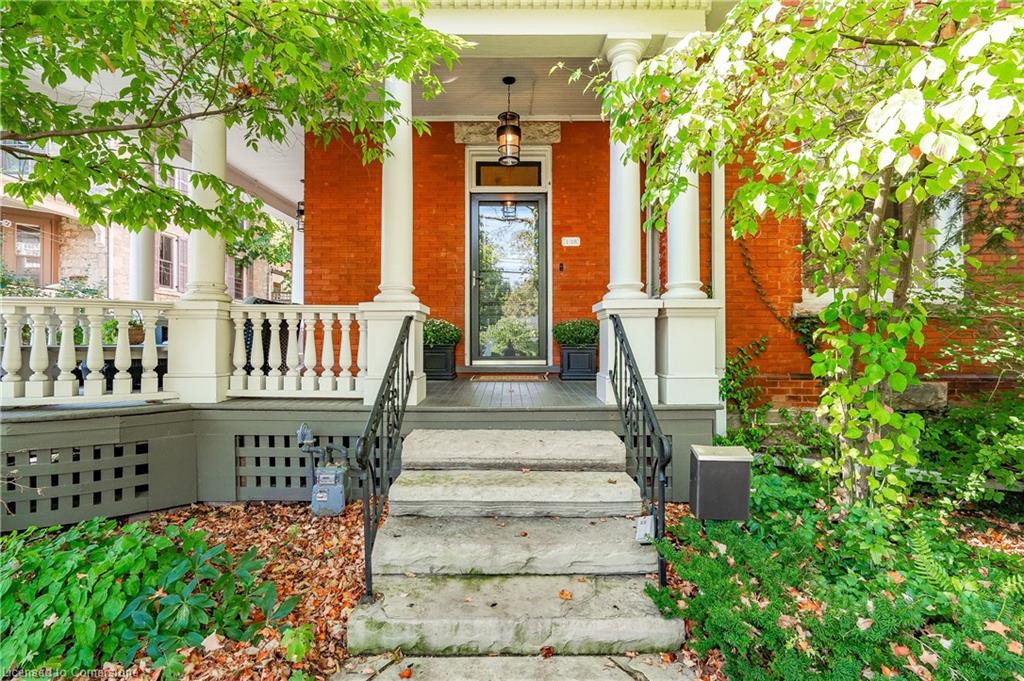 138 Dublin Street N Property Photo
