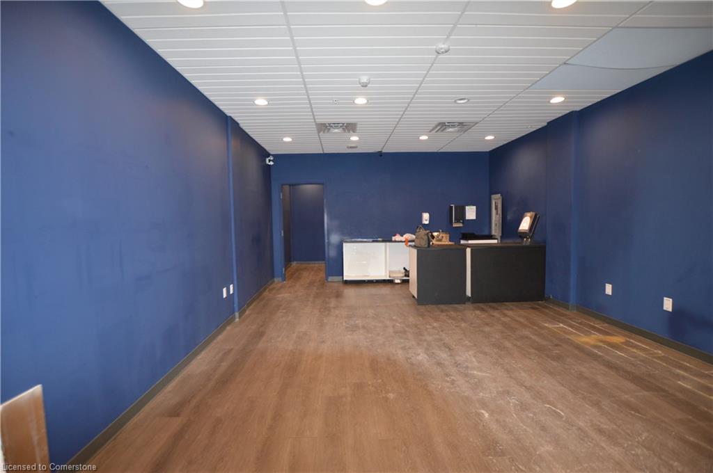 120 King Street E Property Photo 11