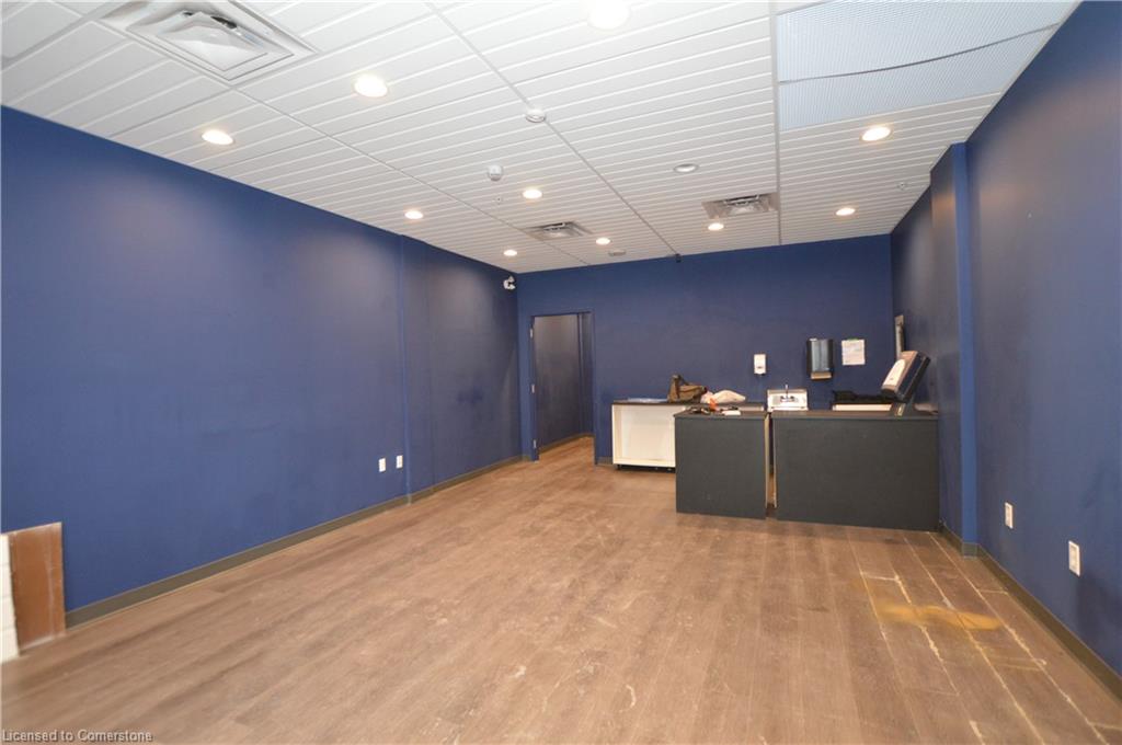 120 King Street E Property Photo 13