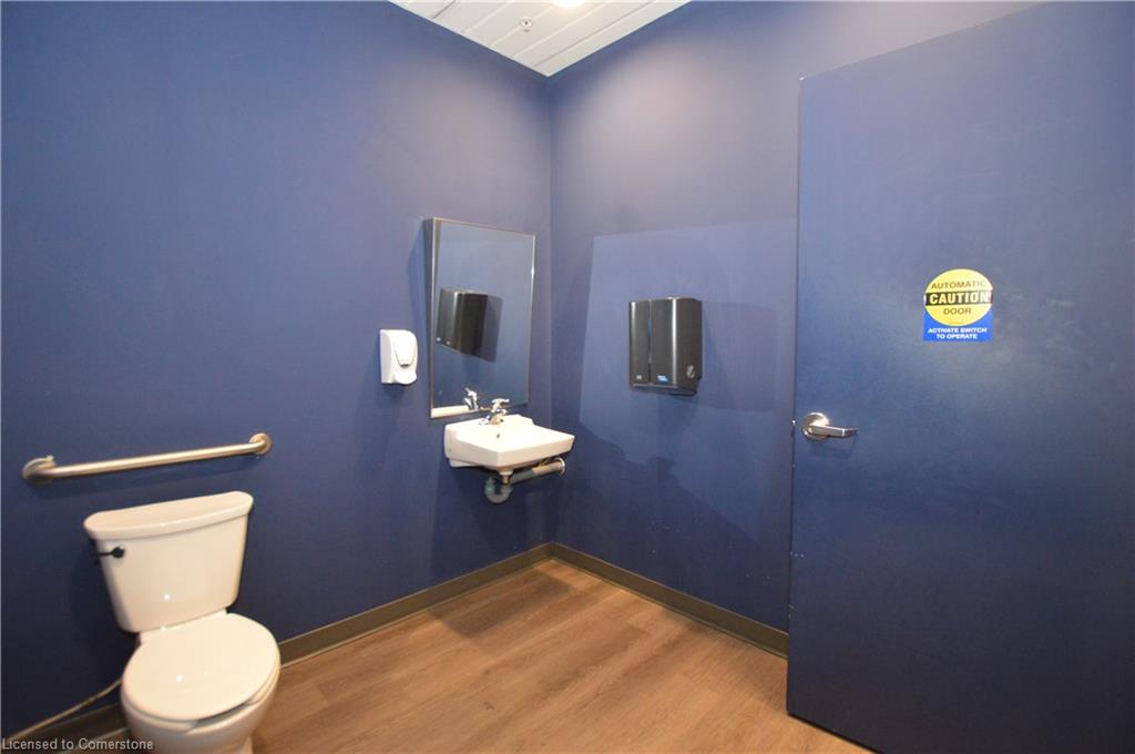 120 King Street E Property Photo 15