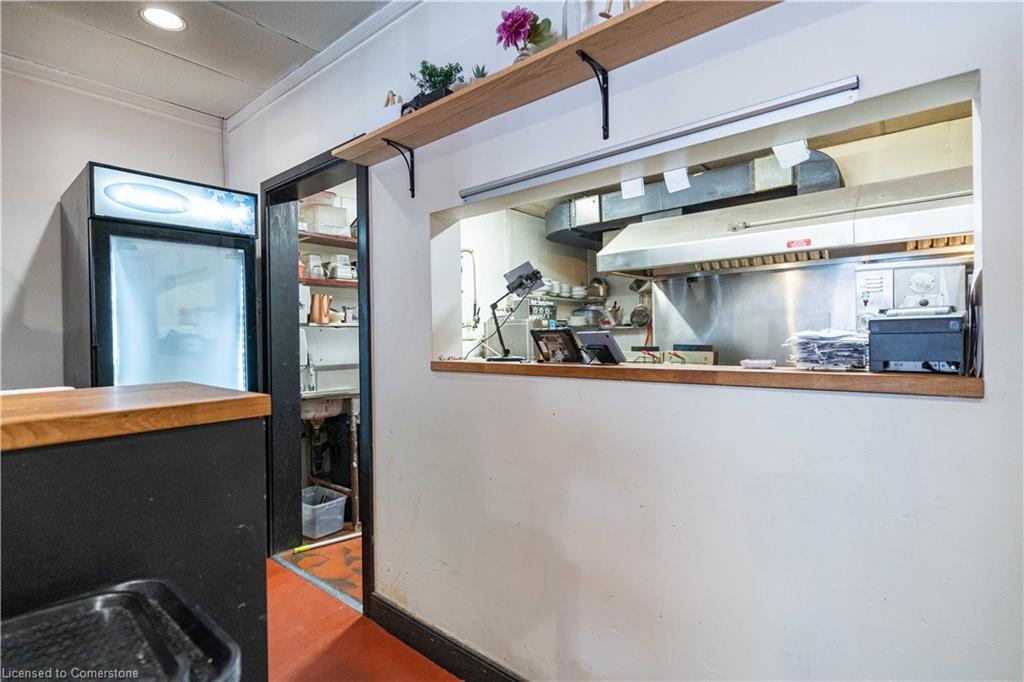 20 Wellington Street Property Photo 10