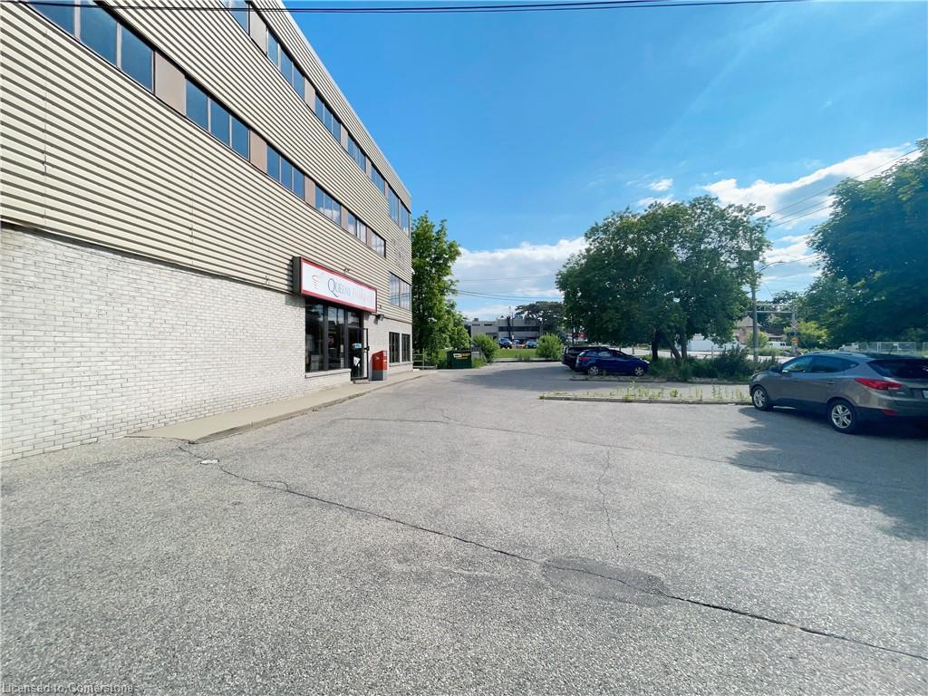 585 Queen Street S Property Photo 3