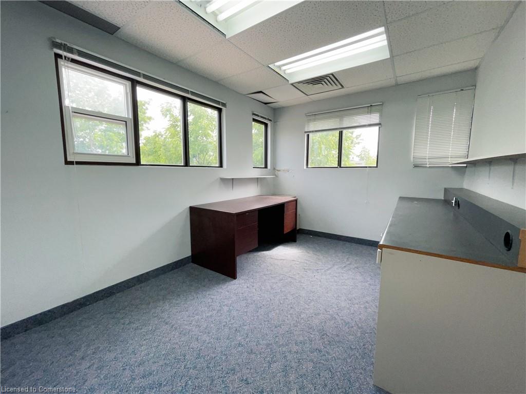 585 Queen Street S Property Photo 11