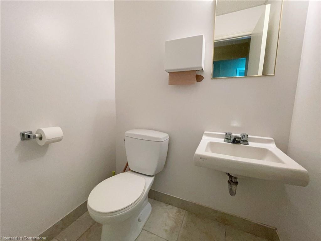 585 Queen Street S Property Photo 13