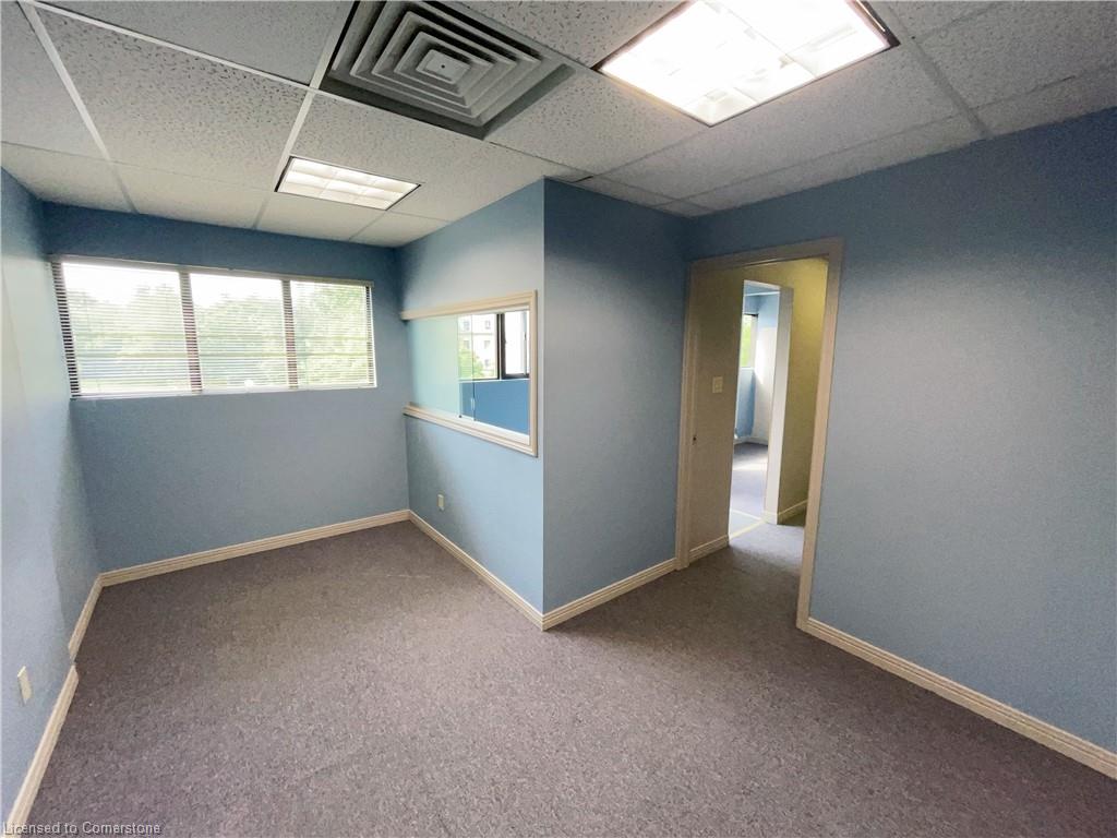 585 Queen Street S Property Photo 17