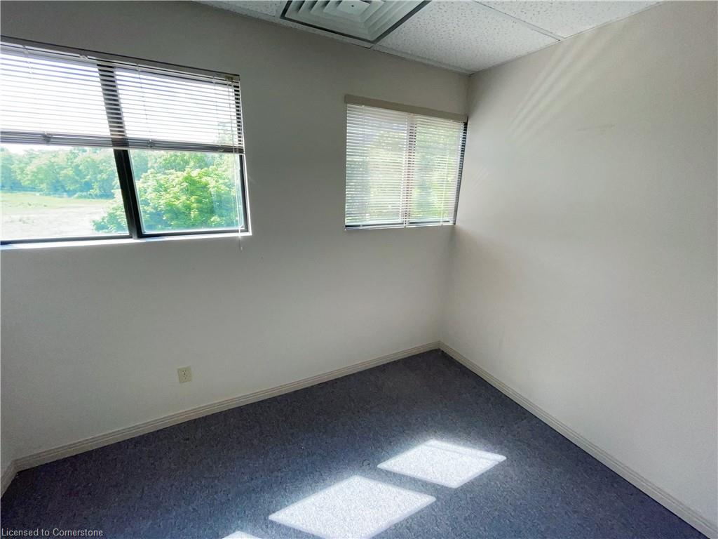 585 Queen Street S Property Photo 18