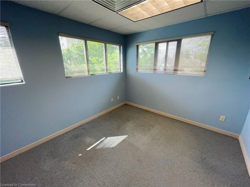 585 Queen Street S Property Photo 19