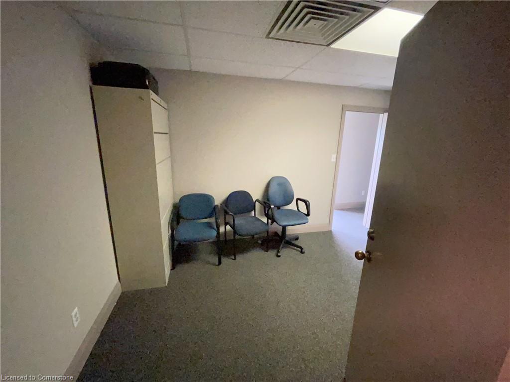 585 Queen Street S Property Photo 24