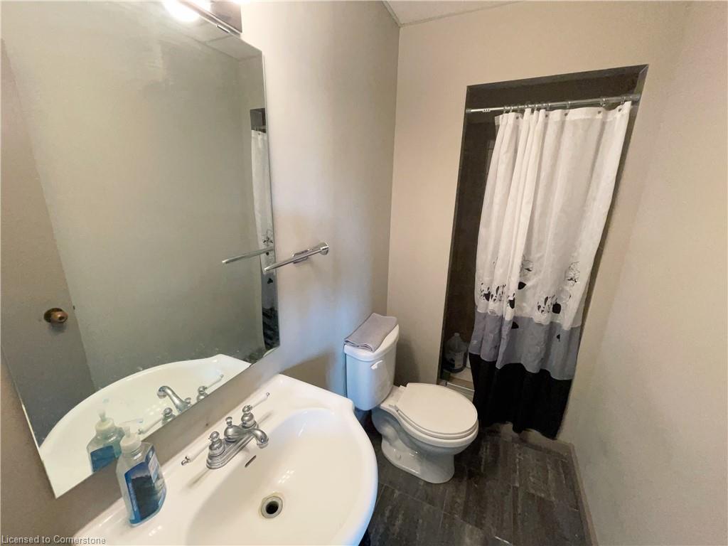 585 Queen Street S Property Photo 25