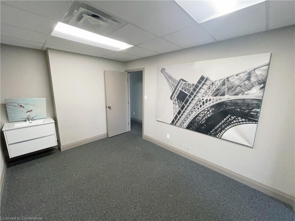 585 Queen Street S Property Photo 27