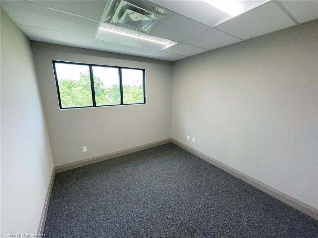 585 Queen Street S Property Photo 28