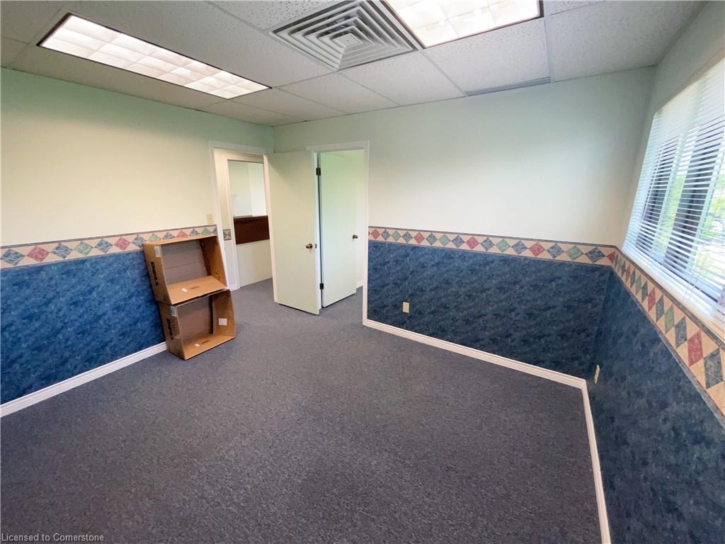 585 Queen Street S Property Photo 36