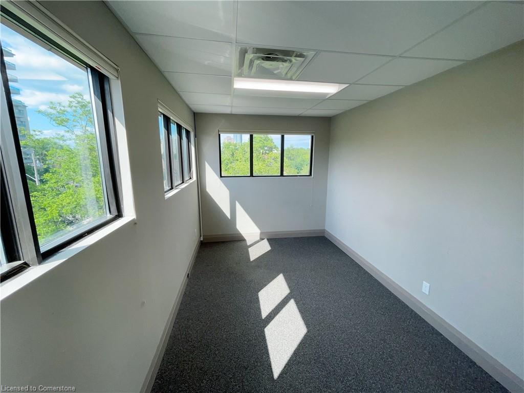 585 Queen Street S Property Photo 39