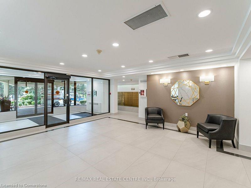 210-22 Hanover Road Property Photo 6