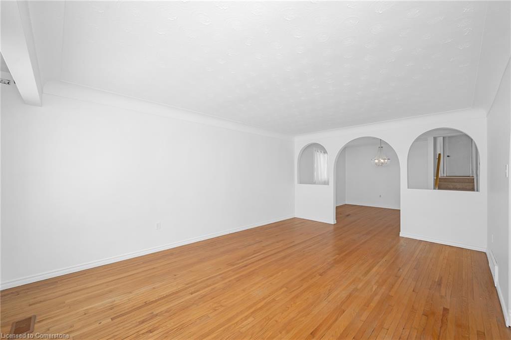 105 Lavina Crescent Property Photo 8
