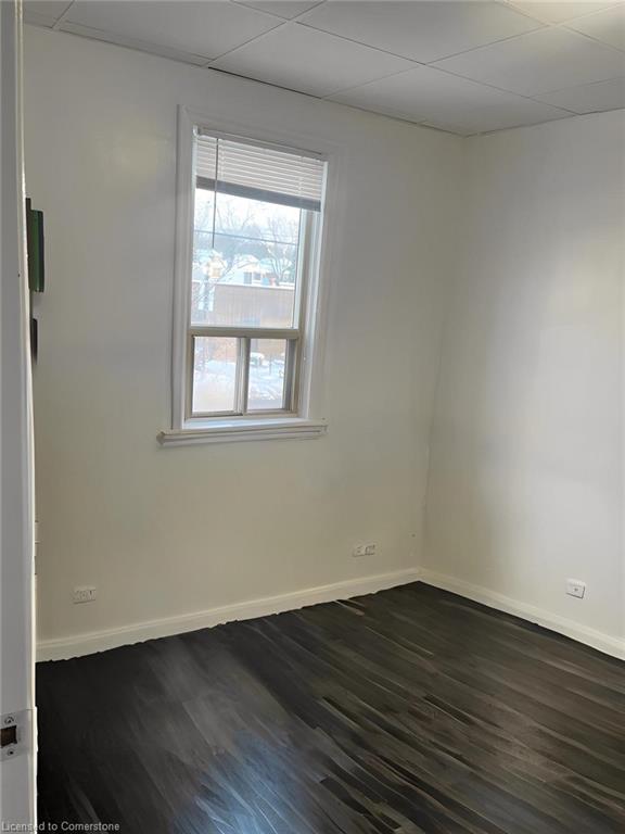 4-944 King Street W Property Photo 4