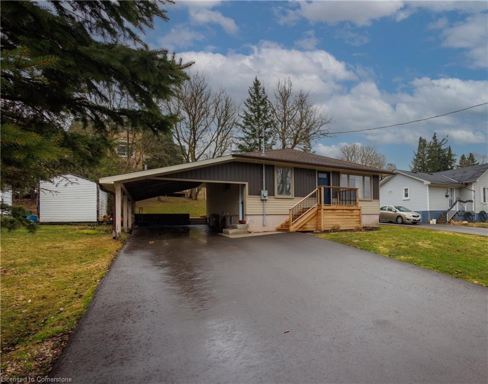 630 Waterloo Street N Property Photo 3