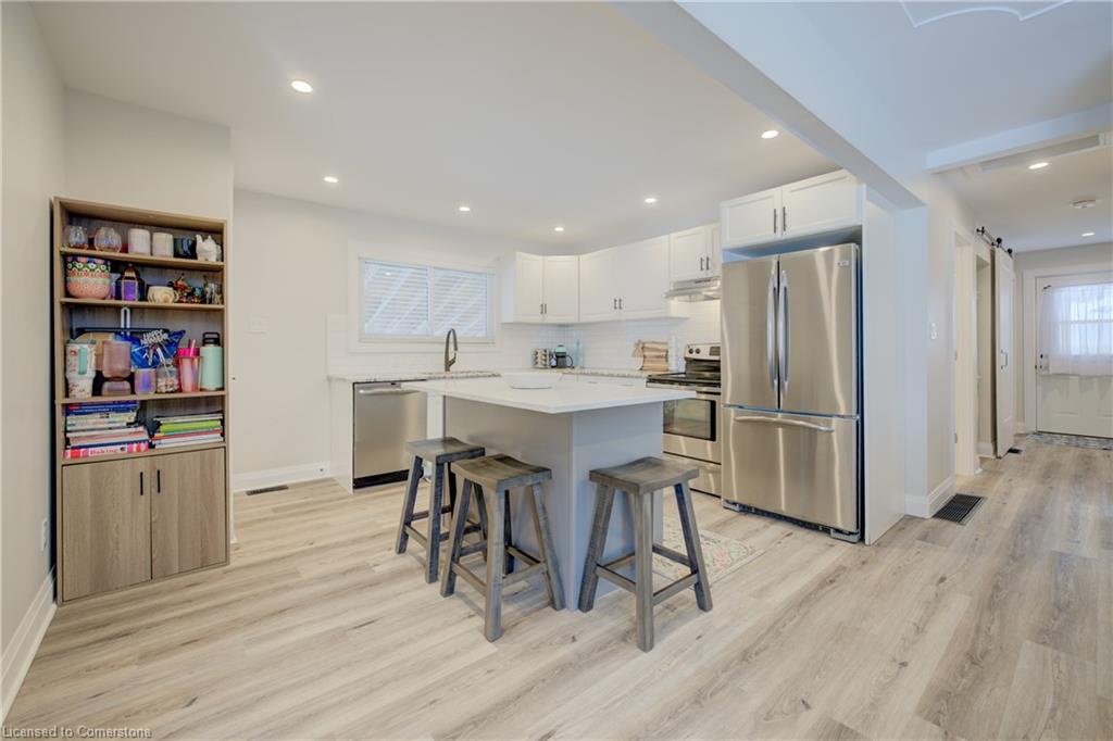 630 Waterloo Street N Property Photo 10
