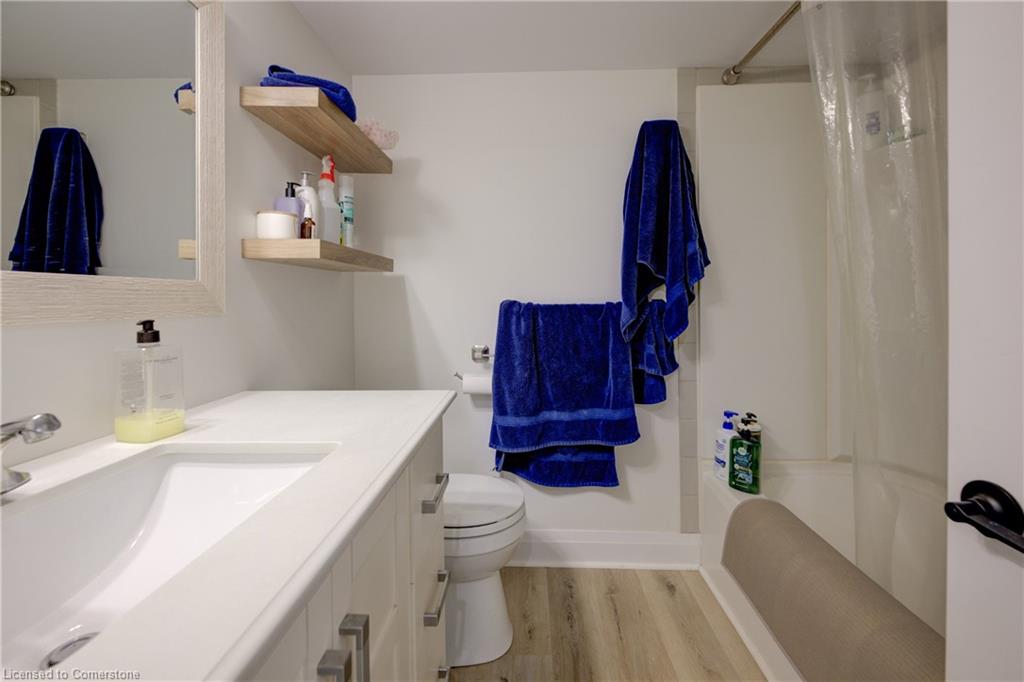 630 Waterloo Street N Property Photo 32