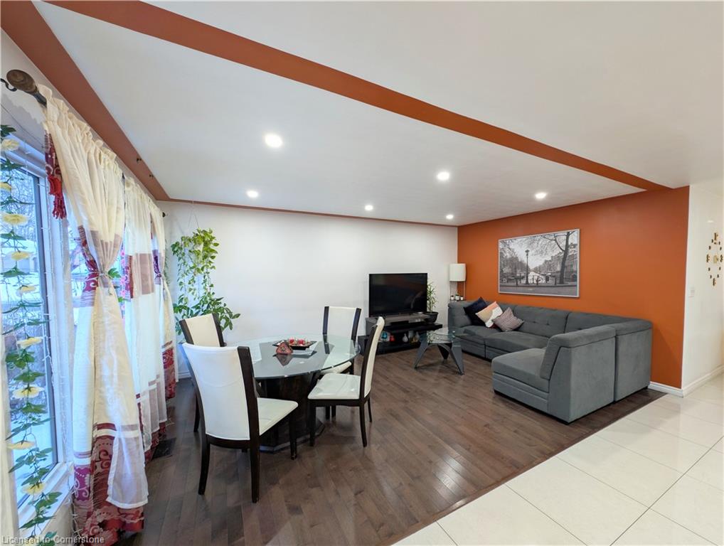 208 West 19th Street Property Photo 6