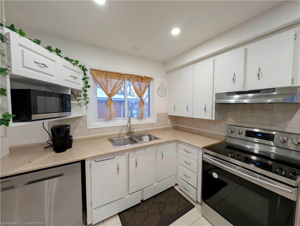 208 West 19th Street Property Photo 10