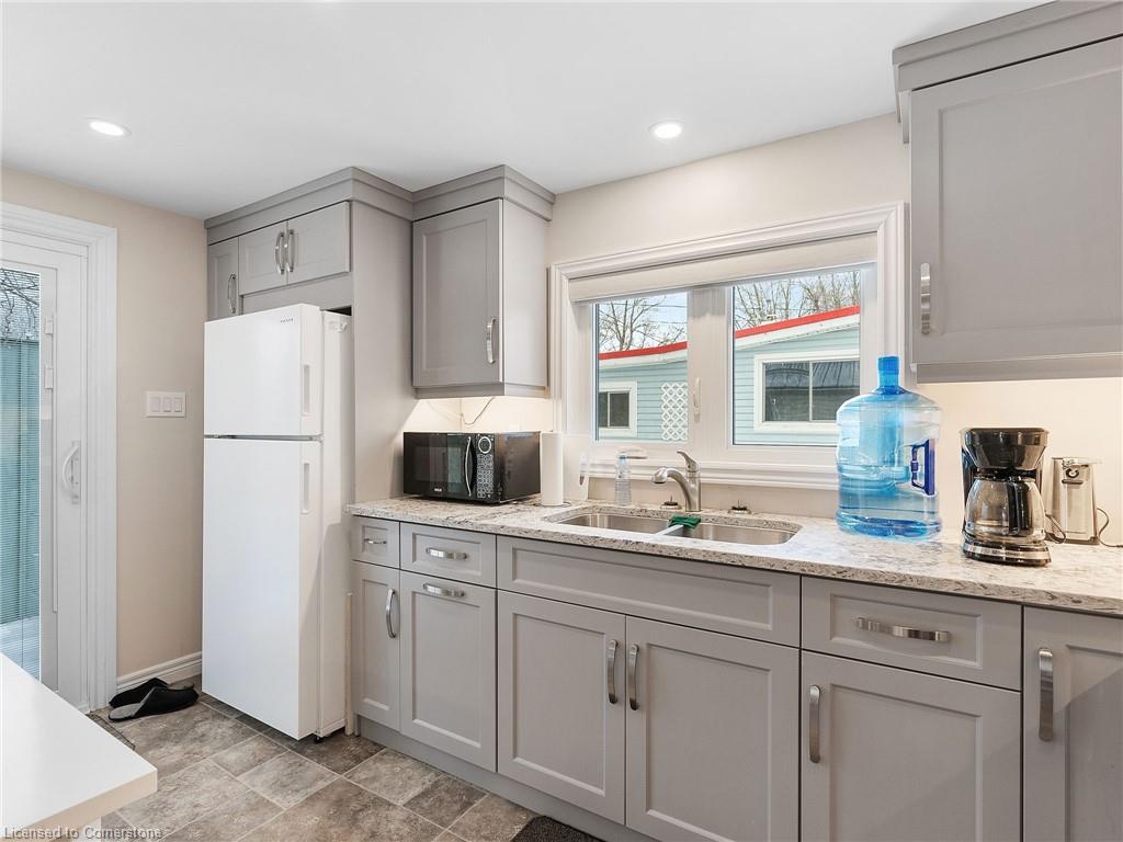 7 Park Street Property Photo 24