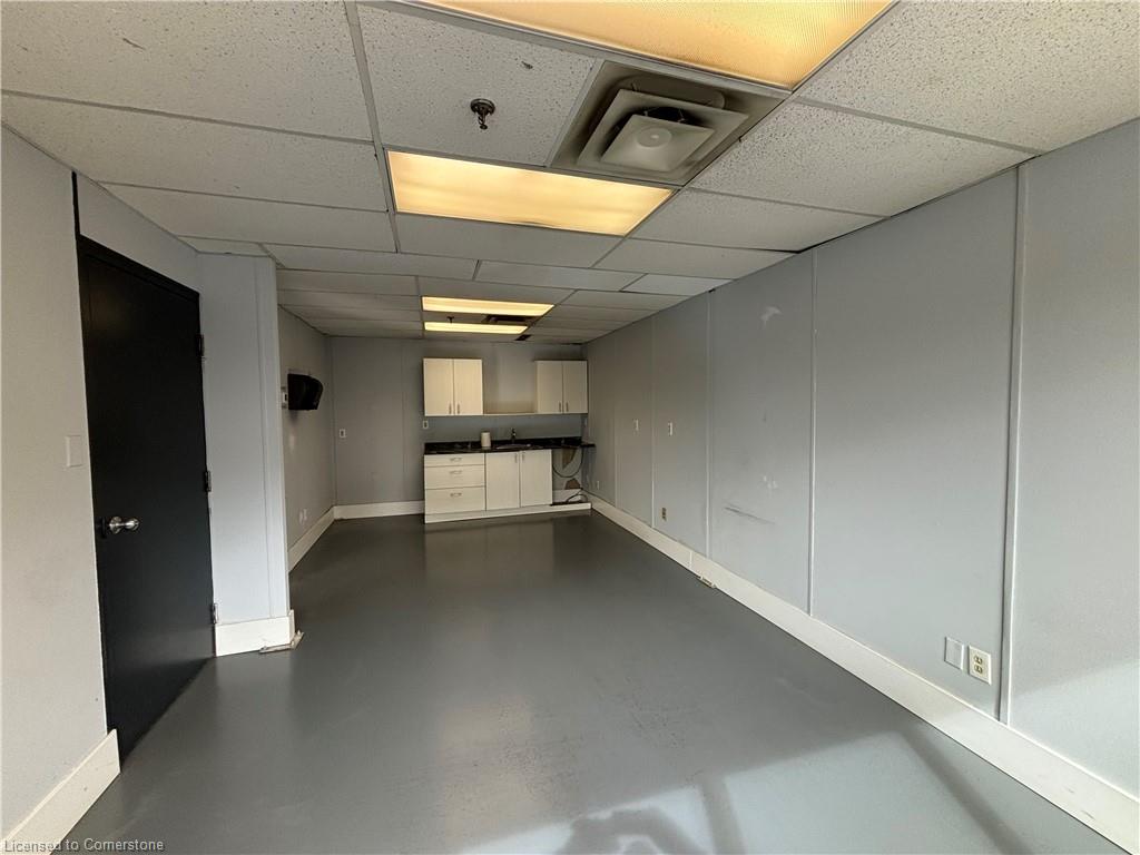 A1-5035 North Service Road Property Photo 13