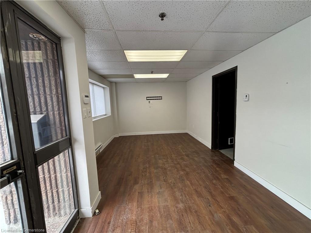 5-5035 North Service Road Property Photo 4