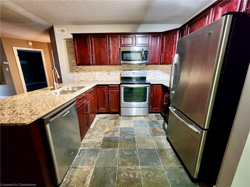 212-2020 Cleaver Avenue Property Photo 5