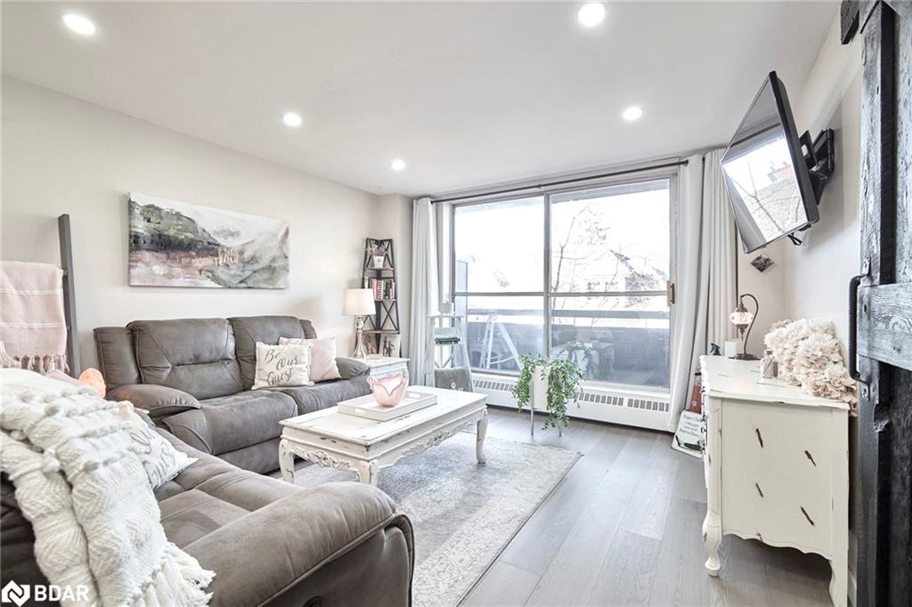 31-2 Albert Street Property Photo
