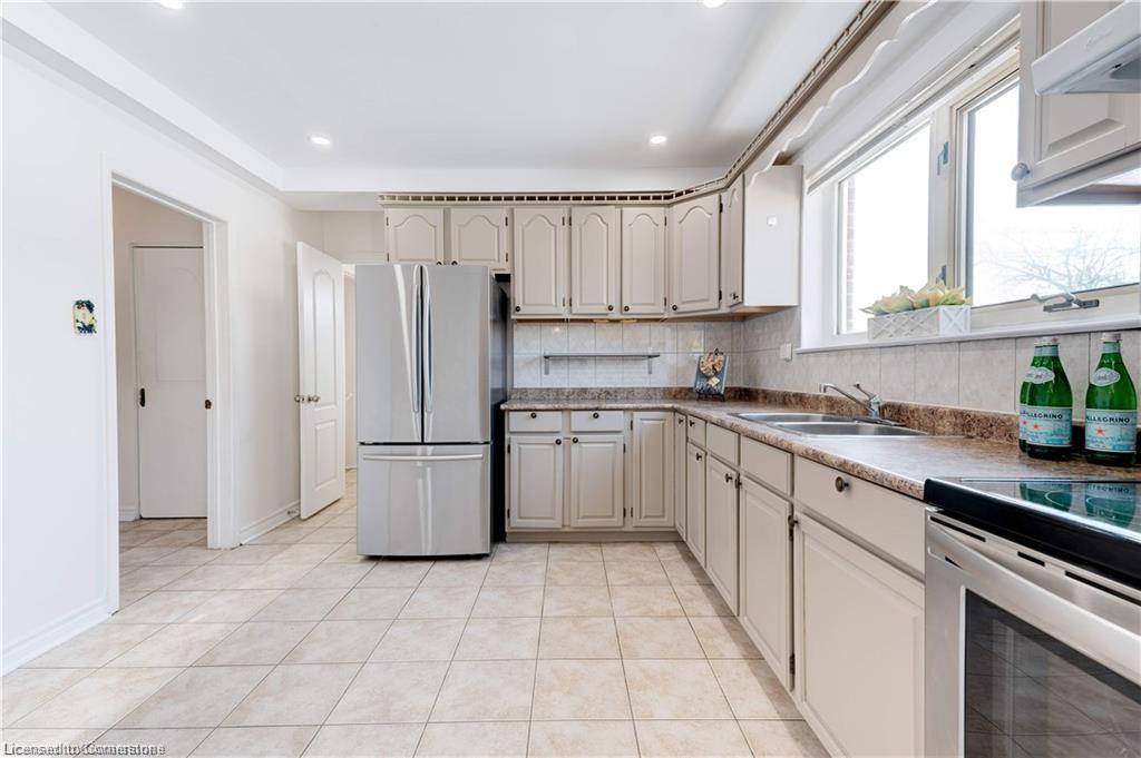31 Tinton Crescent Property Photo 10