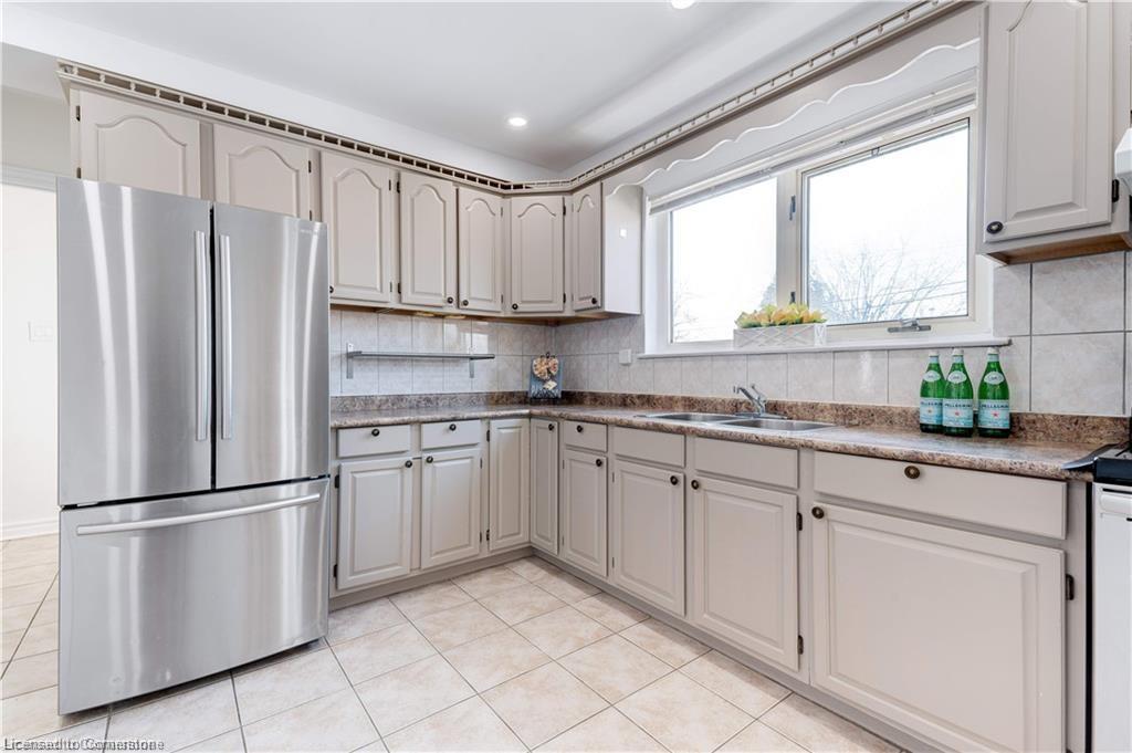 31 Tinton Crescent Property Photo 11
