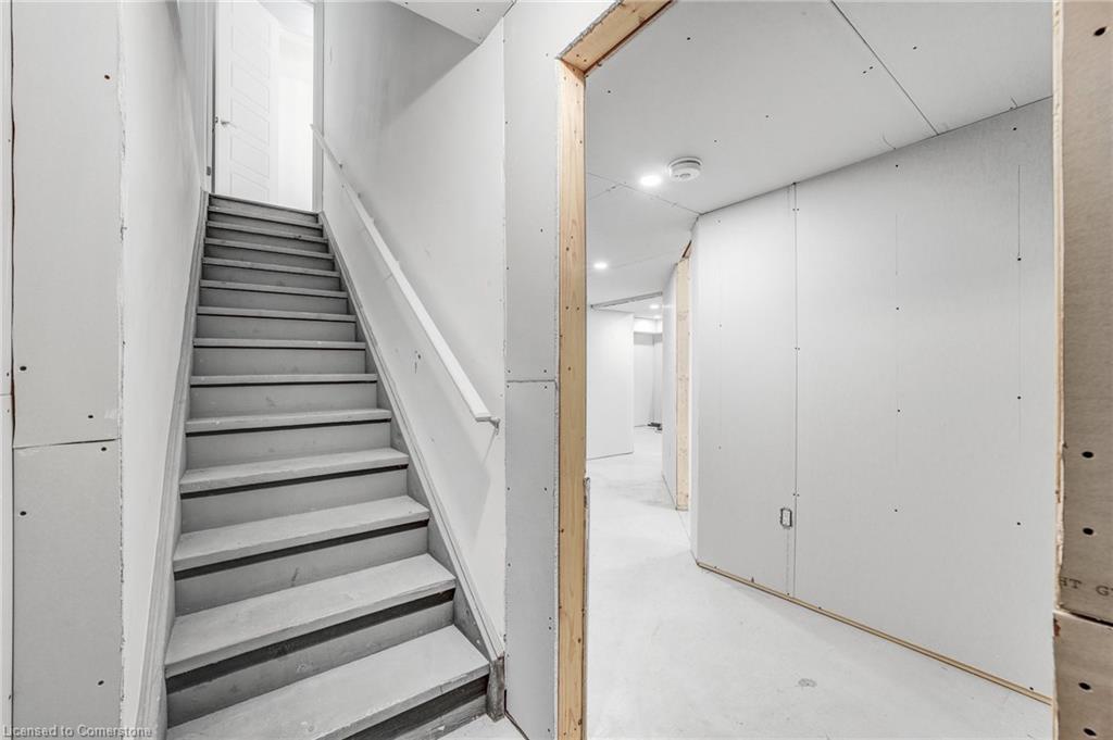 3 Milt Schmidt Street Property Photo 34