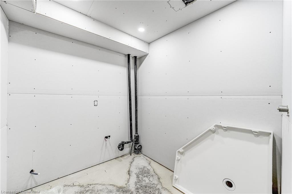 3 Milt Schmidt Street Property Photo 36