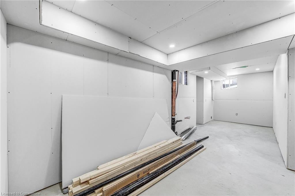3 Milt Schmidt Street Property Photo 37