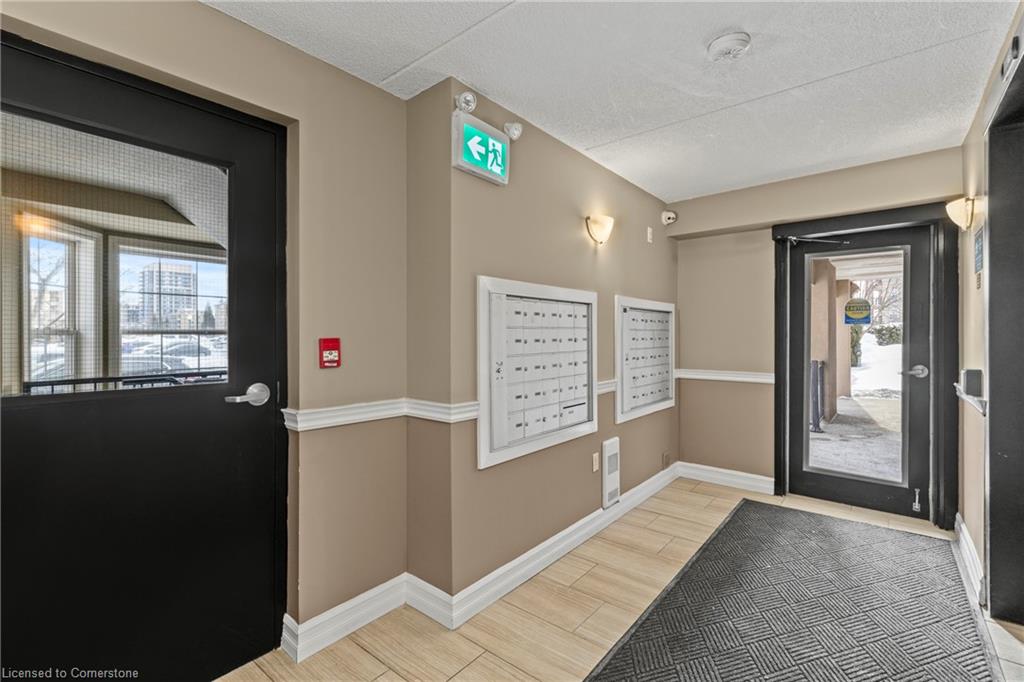407-2075 Appleby Line Property Photo 4