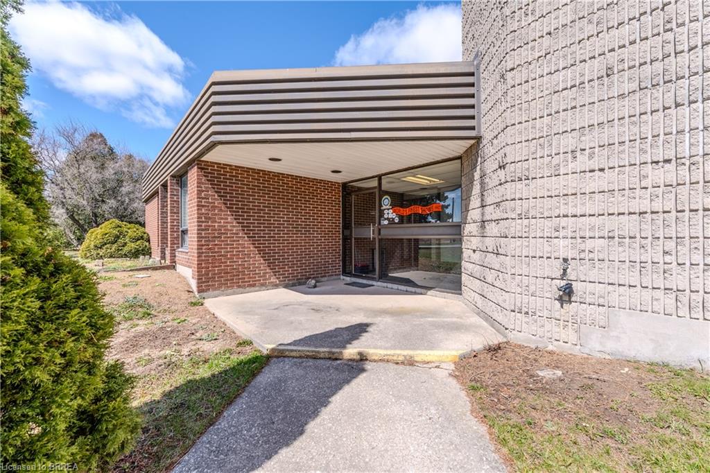 9 Hawk Street Property Photo 4